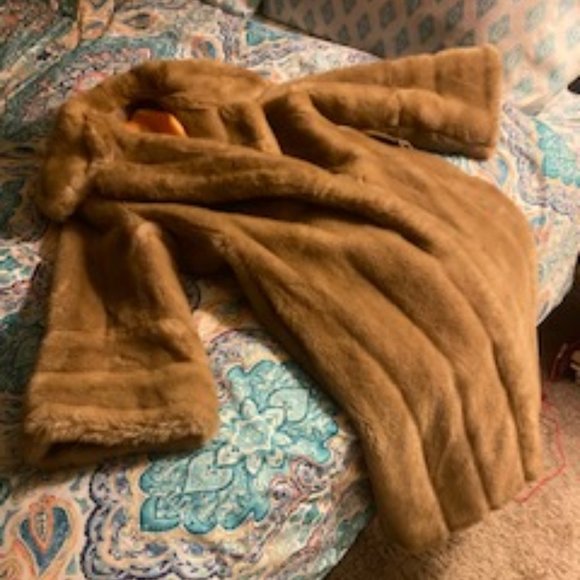 Tissavel Country Pacer Fur Coat - Picture 1 of 5